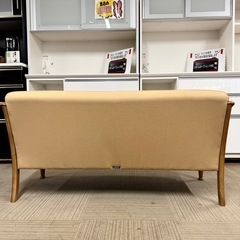 ②【美品‼️】高級♪ カリモク家具 144cm幅2人掛けソファ ラヴソファ 布製ブラウン♪の画像