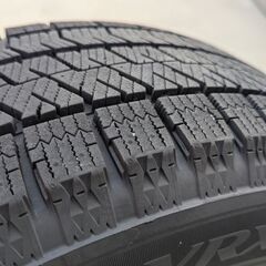 215/60R16 2023年製 スタッドレスタイヤ BLIZZAK VRX2の画像