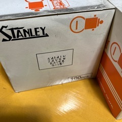 最終値下げ　スタンレー　24V 5W　3箱セット
の画像
