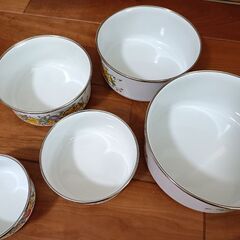 ホーロー容器の画像