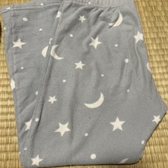 ユニクロ　140 ポケモンあったかパジャマの画像