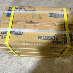 最終値下げ　3つまとめて　トラックの蛍光灯　　本体と蛍光管のセット　の画像