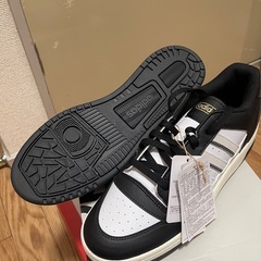 靴　 ADIDAS 27,5cmの画像