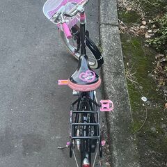 【リサイクルショップどりーむ天保山店】No.472 エコチャリNo.22324R 子ども用自転車 18インチ 黒×桃 ギア無し ベル〇 ライト無し 女の子用 キッズ用の画像