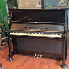 中古アップライトピアノ　クロイツェルK4　の画像