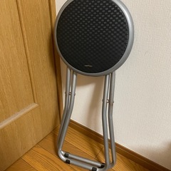 折りたたみ丸椅子の画像
