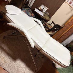 フェイシャルへベッドの画像