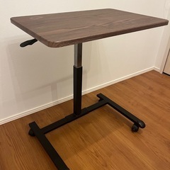ニトリ　昇降テーブルの画像
