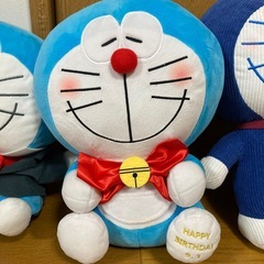 ドラえもんぬいぐるみの画像