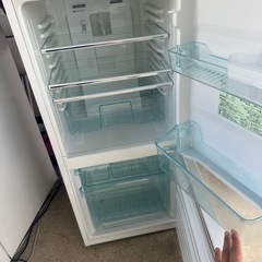 2017年式2ドア冷蔵庫配送可能の画像
