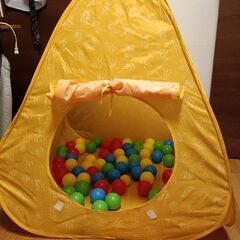 テントとボールプールセットの画像