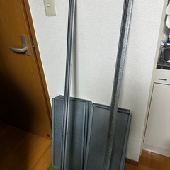 【〜9/28まで】IKEA イケア HYLLIS 4段ラック シルバー スチールラック 収納棚 （2つあります！）の画像