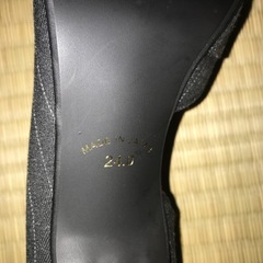 un’attrieeのパンプスの画像