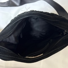 ミネトンカ　フリンジショルダーバッグ　の画像