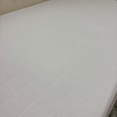 セミダブル足付きマットレスの画像