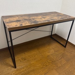 ニトリ製デスクNステインの画像