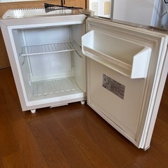 冷蔵庫ミニの画像