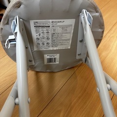 スツール　低い椅子の画像