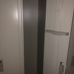4人用ロッカー　オフィス　家具　の画像