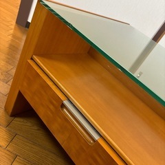 ガラスローテーブルガラスにかけ有りの画像