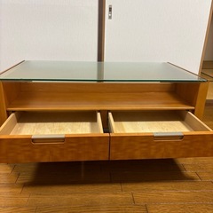 ガラスローテーブルガラスにかけ有りの画像