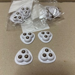 小さなキャスター3セットの画像