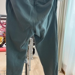 プーマのズボンの画像