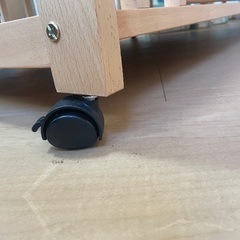収納たっぷりベビーベッドです。の画像