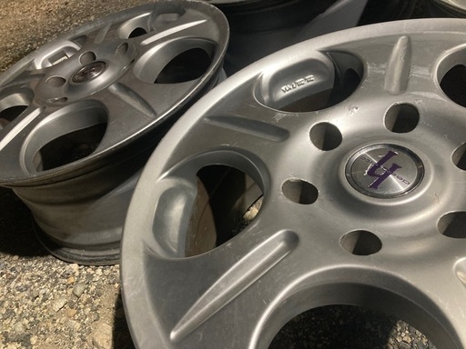 17インチ　7J ４本セット　６穴　
