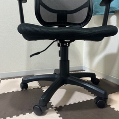 【無料】キャスター付イスの画像