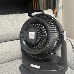 スタンド型扇風機 黒 2017年製の画像