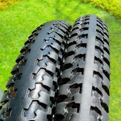 加古川　ソトのマ　中古タイヤ前後セット　ワンペア　20インチ　サイズ：20✕2.125　②の画像