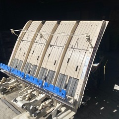 乗用4条田植え機の画像