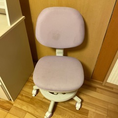 ニトリ学習机.収納box.椅子セット売りの画像