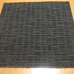 日本製タイルカーペット厚み８㎜・1枚２３０円・在庫２０００枚（１...