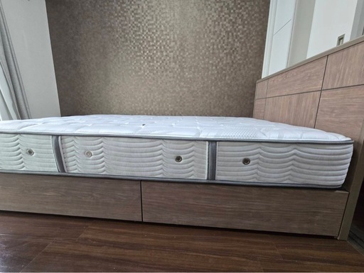 セミダブルベッドフレーム