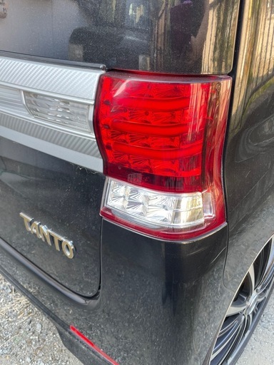 DAIHATSUタントカスタム社外テール
