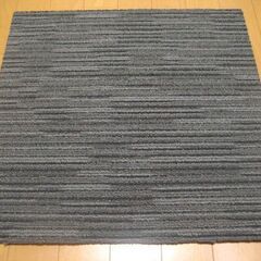 日本製タイルカーペット厚み7.5㎜・1枚２３０円・在庫２４４枚（...