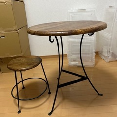ダイニングデスク　チェアの画像