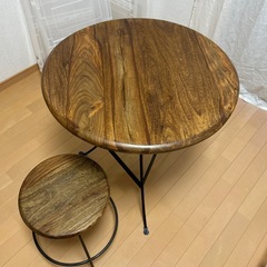 ダイニングデスク　チェアの画像