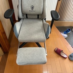 【美品】DOWINX ゲーミングチェア グレーの画像
