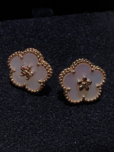 ピアス　ブランド