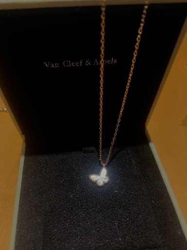 ヴァンクリーフアンドアペールパピヨン ネックレス