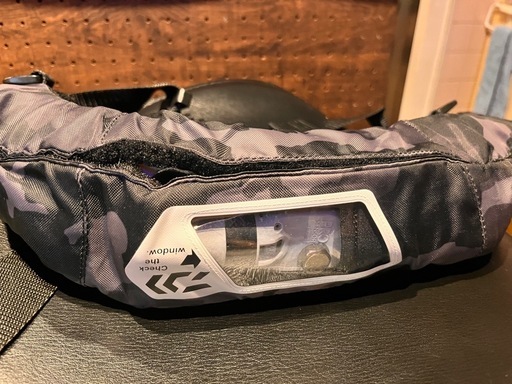 Daiwa 自動膨張　ライフジャケット腰巻きタイプ