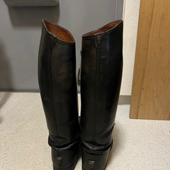 乗馬用ブーツ(本革)乗馬用ヘルメットの画像
