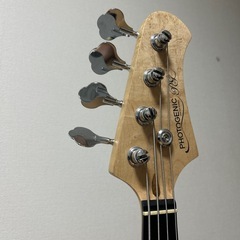 4弦ベースの画像