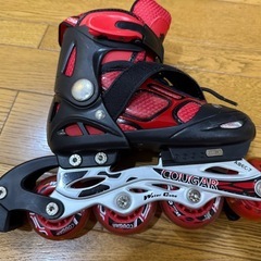 ✨ほぼ未使用✨ 子供用ローラースケート Sサイズ(17.5〜20cm) フルセット【ヘルメット＆プロテクター付】の画像