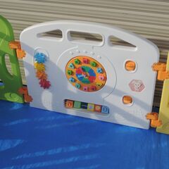 ベビー・子供用品買取販売キッズモール湘南/ベビーサークル　キャッスルランド/６カ月~３歳半/形は自由/ドアパネル付きの画像