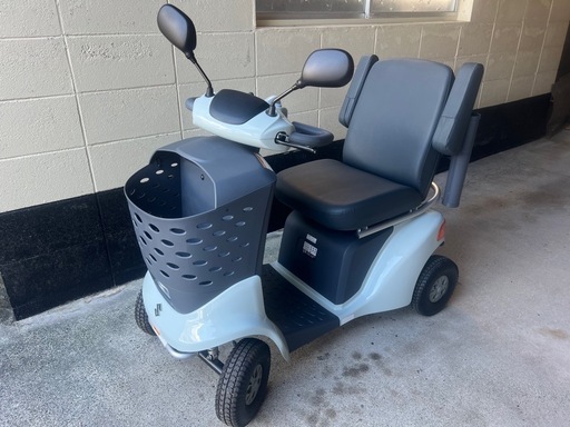 セニアカー ET4D9 （スズキ）｜車庫内ボディーカバー保管｜走行距離13km(推定)｜2022年〜約半年使用のみ｜極上車｜菊池市内無料配達します｜その他の地域への配達は要相談｜スペアキー ×2｜取説記録簿有り｜購入価格 ¥372,500（注文書あり）｜