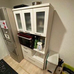 食器棚の画像